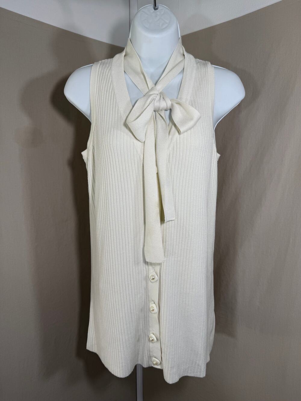 Twelve by Twelve LA Ivory Ribbed Knit Tie Neck Button Up Vest Top L